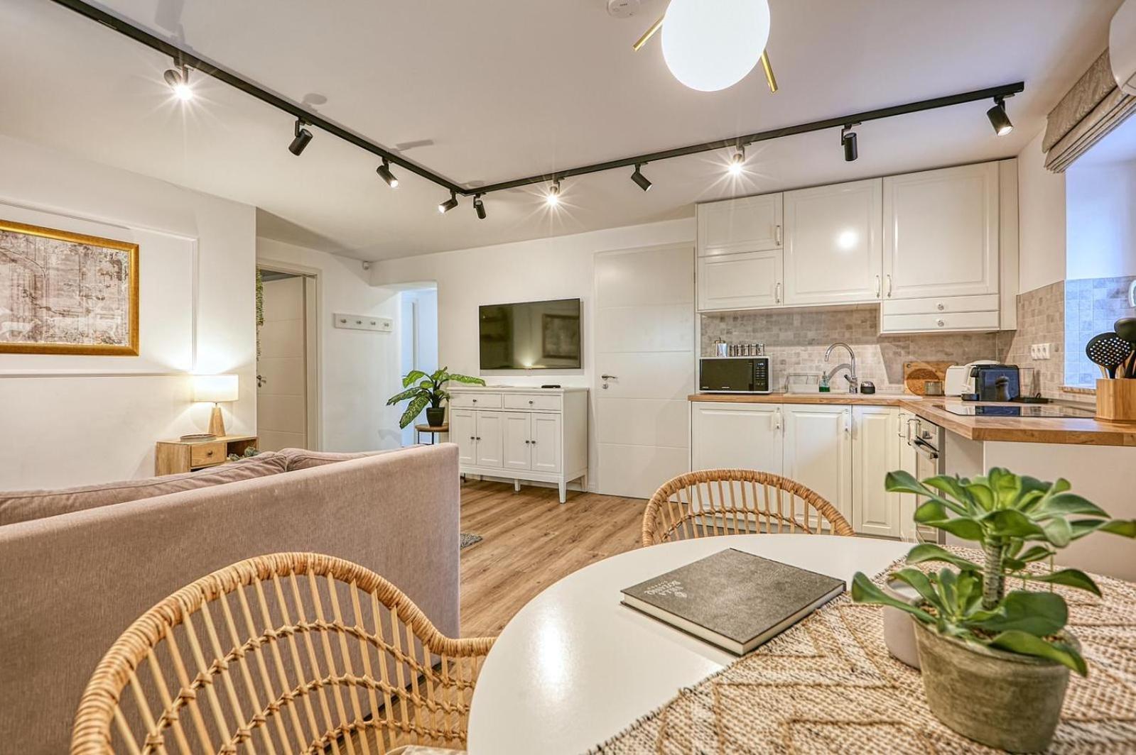 Botaniq Apartment *